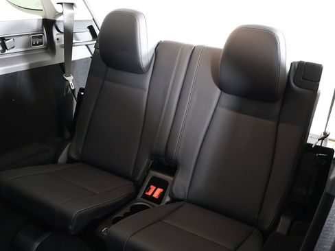 Used 2024 Mercedes-Benz GLE 350 4MATIC image 42
