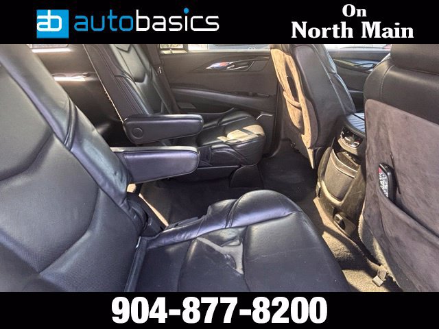 Used 2018 Cadillac Escalade Platinum RWD image 19
