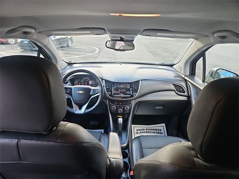 Certified 2021 Chevrolet Trax LT w/ Midnight Edition image 20