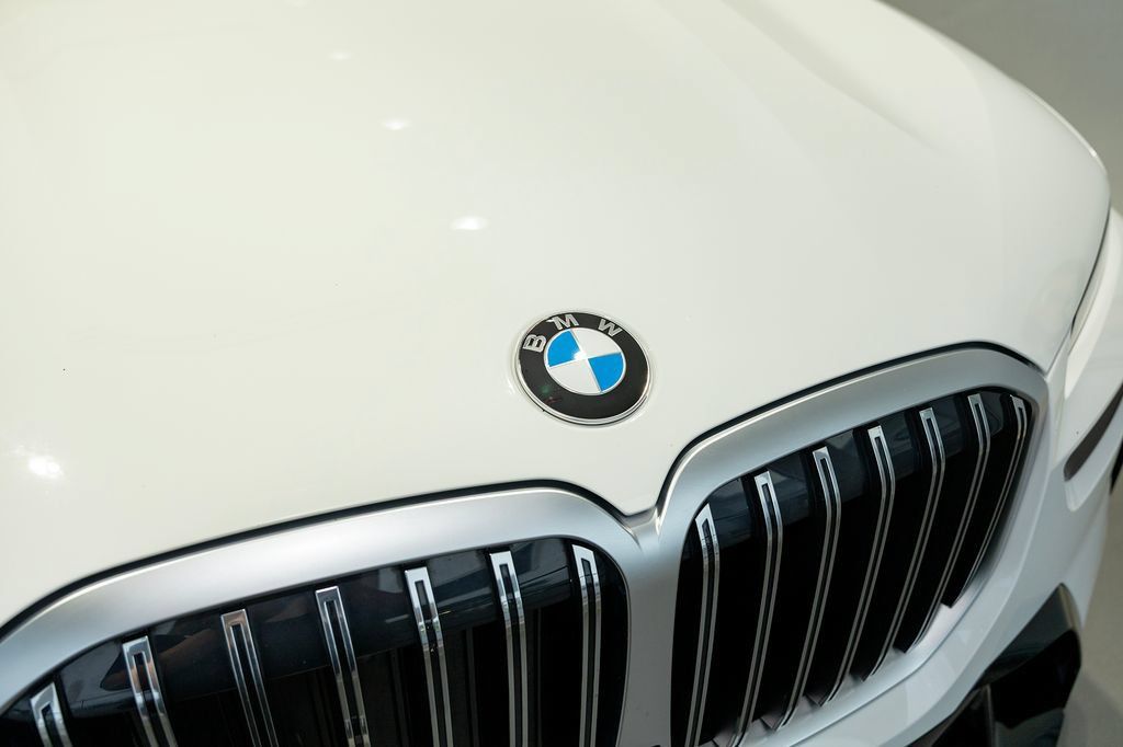 Used 2023 BMW X7 xDrive40i w/ Executive Package AWD/4WD image 17