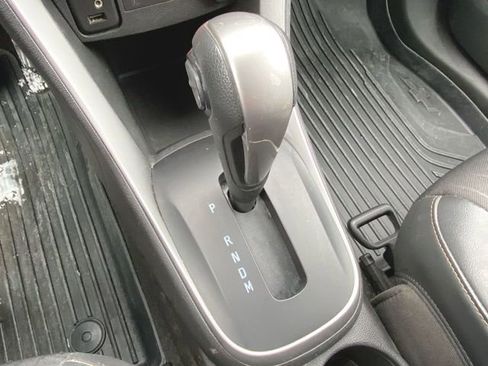 Used 2020 Chevrolet Trax LT w/ Sun & Sound Package image 15