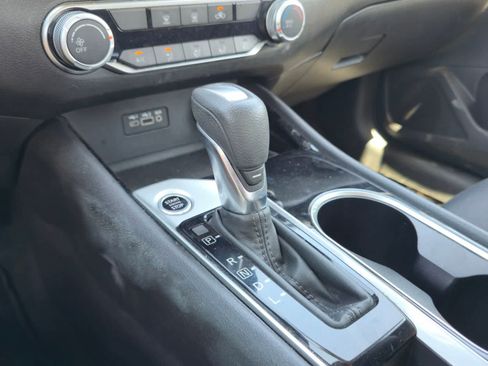 Used 2024 Nissan Altima 2.5 SV FWD image 16