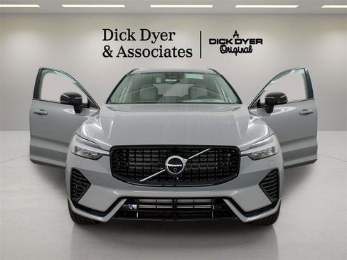 New 2025 Volvo XC60 T8 Ultra w/ Protection Package Premier image 8