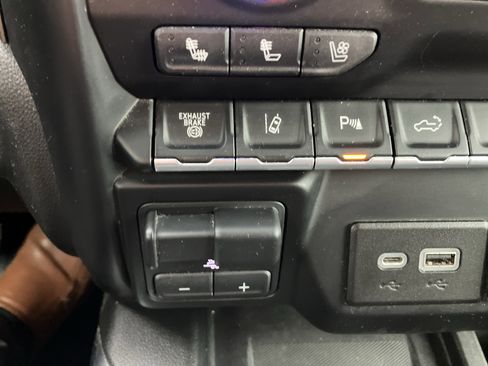 Used 2020 Chevrolet Silverado 3500 High Country w/ Gooseneck/5TH Wheel Package image 18