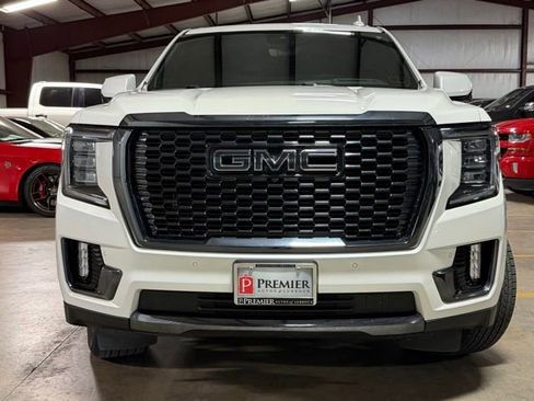 Used 2023 GMC Yukon Denali Ultimate AWD/4WD image 2