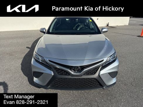 Used 2019 Toyota Camry SE FWD image 2