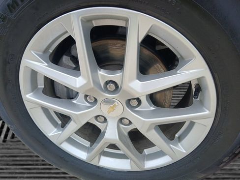 Used 2024 Chevrolet Equinox LT FWD image 10