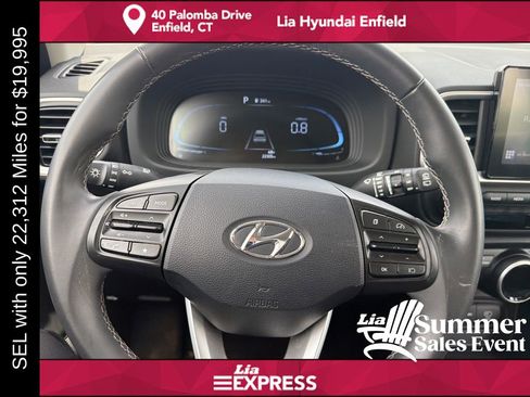 Used 2025 Hyundai Venue SEL FWD image 15
