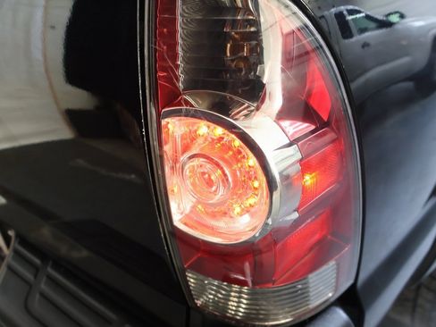 Used 2015 Toyota Tacoma PreRunner image 28