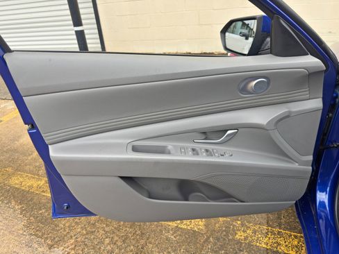 Used 2023 Hyundai Elantra SEL w/ Convenience Package FWD image 38