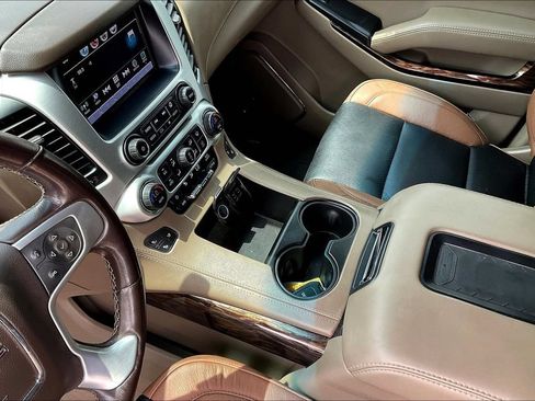 Used 2019 GMC Yukon SLT AWD/4WD image 9