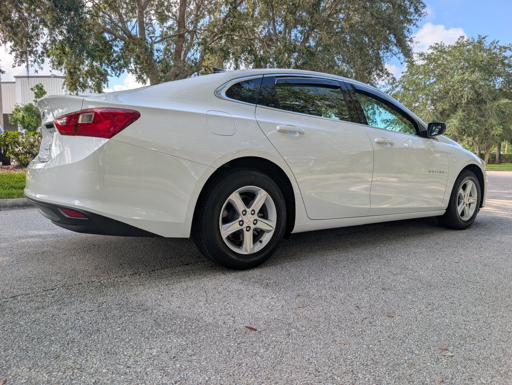 Used 2023 Chevrolet Malibu LS FWD image 9