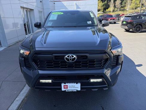 Certified 2024 Toyota Tacoma TRD Off-Road AWD/4WD image 10