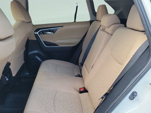 Certified 2020 Toyota RAV4 XLE FWD image 10