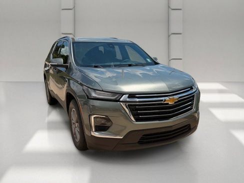 Used 2023 Chevrolet Traverse LT FWD image 3