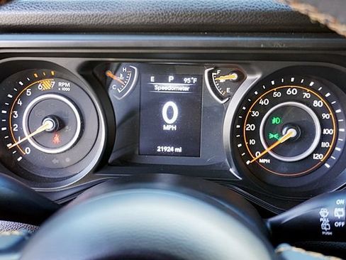 Used 2024 Jeep Wrangler Unlimited Sport AWD/4WD image 34