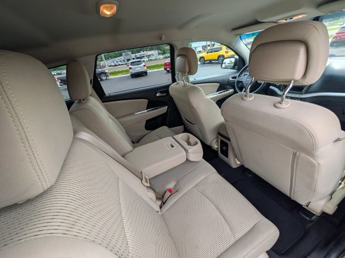 Used 2017 Dodge Journey SE FWD image 30