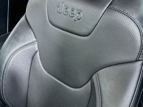 Used 2022 Jeep Cherokee Limited w/ Elite Package image 19