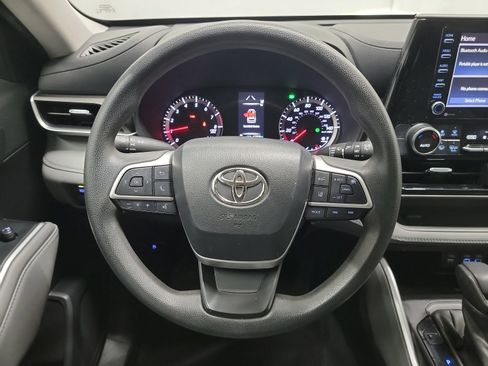 Used 2022 Toyota Highlander L AWD/4WD image 19