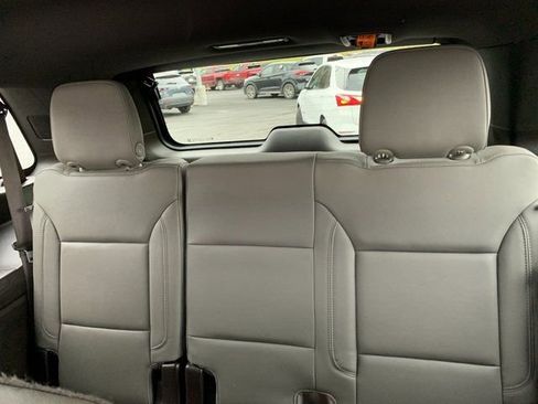 Certified 2022 Chevrolet Tahoe Z71 w/ Luxury Package image 9