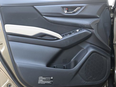 Used 2024 Subaru Ascent Premium w/ Convenience Package image 14