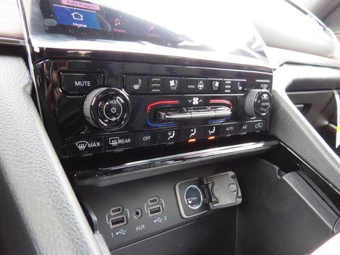 New 2025 Jeep Grand Cherokee Summit image 27