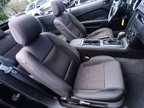 Used 2013 Ford Mustang GT RWD image 25