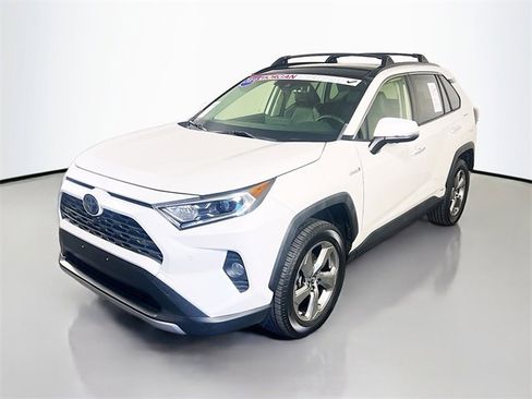Used 2019 Toyota RAV4 Limited image 3