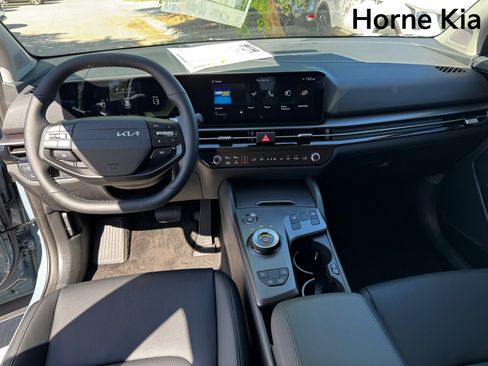 New 2026 Kia Sportage EX image 13