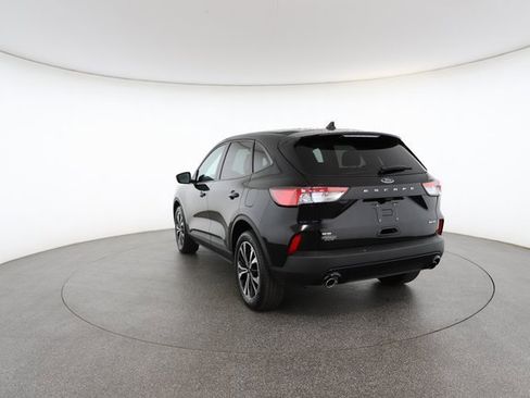 Used 2022 Ford Escape SE w/ SE Sport Appearance Package image 12