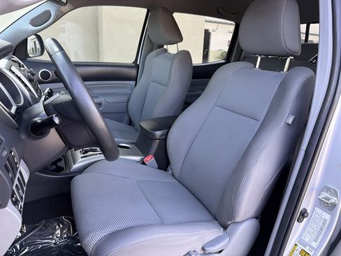 Used 2012 Toyota Tacoma PreRunner w/ TRD Sport Pkg RWD image 13