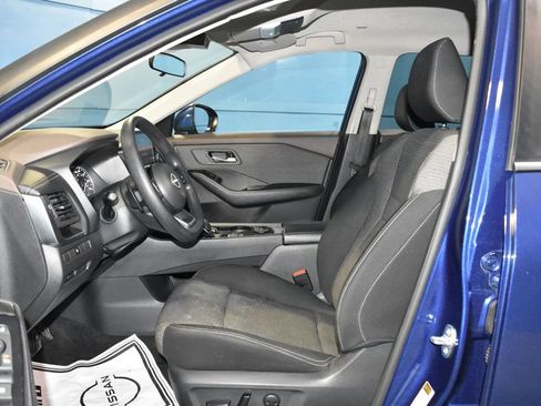 Certified 2023 Nissan Rogue SV image 6