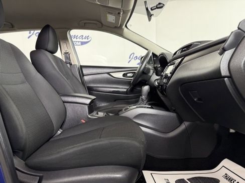 Used 2019 Nissan Rogue Sport S image 16