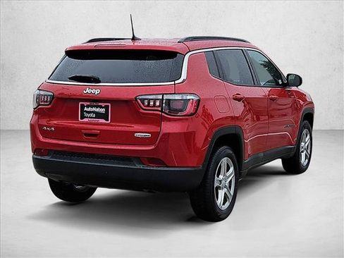 Used 2024 Jeep Compass Latitude AWD/4WD image 5