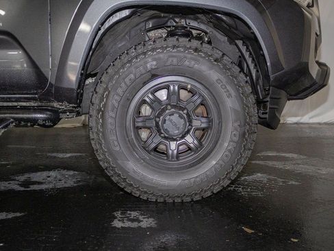 Used 2019 Toyota Tacoma SR5 image 8