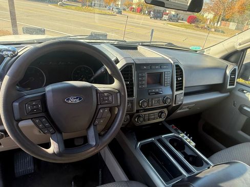 Used 2018 Ford F150 XLT w/ Trailer Tow Package image 9