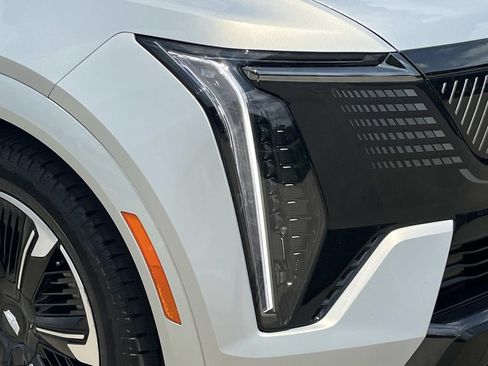Used 2025 Cadillac Escalade IQ Sport 1 w/ Smart Trailering package AWD/4WD image 9