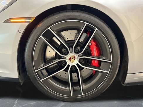 Used 2025 Porsche 911 Carrera GTS image 28