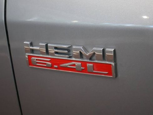 Used 2022 RAM 2500 Tradesman w/ Chrome Appearance Group AWD/4WD image 8