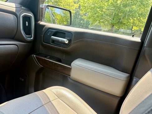 Used 2019 GMC Sierra 1500 SLT w/ SLT Premium Plus Package AWD/4WD image 26
