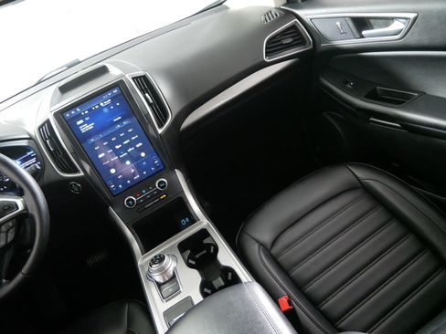 Used 2024 Ford Edge SEL w/ Convenience Package AWD/4WD image 11