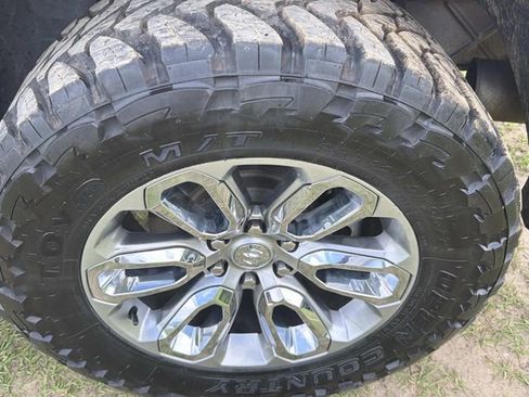 Used 2023 RAM 1500 Laramie AWD/4WD image 16