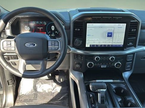 Used 2023 Ford F150 Lariat w/ Trailer Tow Package image 9