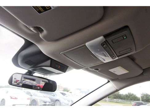 Certified 2026 Nissan Rogue SV FWD image 24