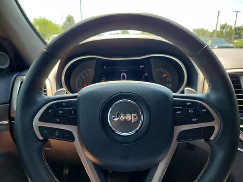 Used 2017 Jeep Grand Cherokee Limited AWD/4WD image 18