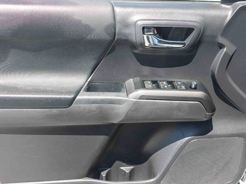 Certified 2023 Toyota Tacoma TRD Off-Road image 21