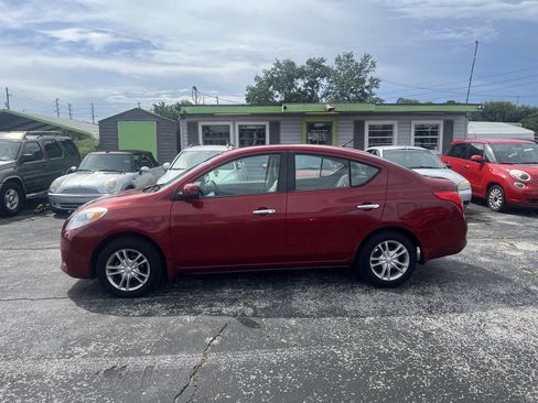 Used 2012 Nissan Versa SV image 7