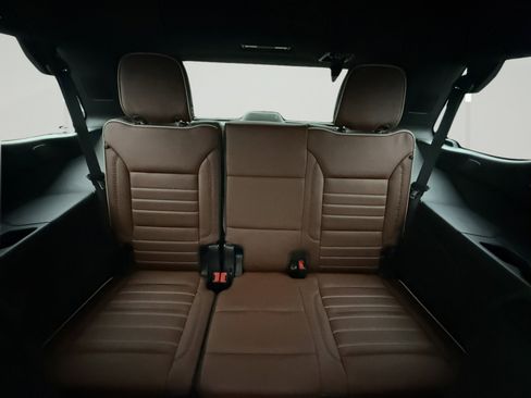 Used 2023 GMC Yukon Denali Ultimate image 13