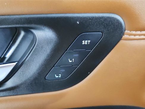 Used 2024 Nissan Pathfinder Platinum FWD image 13