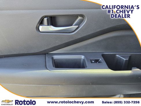Used 2022 Nissan Pathfinder SV w/ SV Black Package FWD image 16